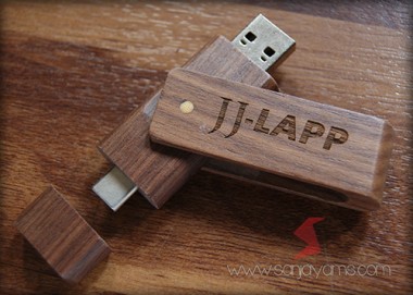 USB Kayu (UW04)