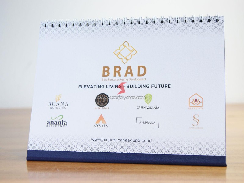 Produksi Kalender Meja Perusahaan