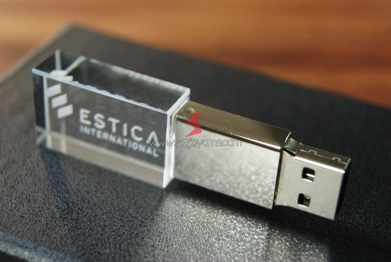 USB Crystal Estica