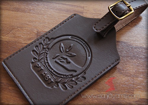 Hasil Cetakan Emboss Pada Luggage Tag